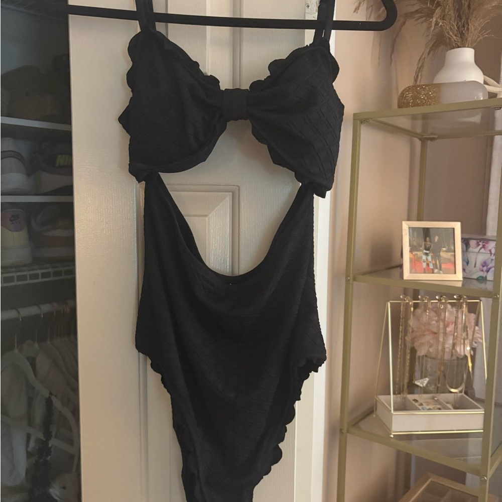 CUPSHE Black Scalloped One-Piece Swimsuit NWT